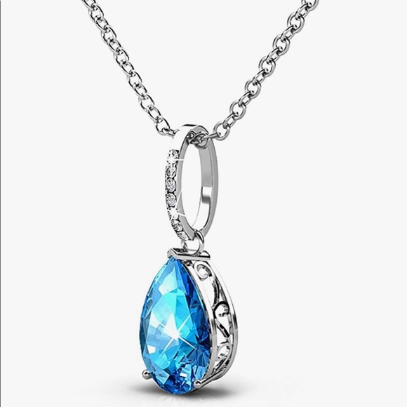Alaxy Jewelry - Alaxy pendant necklace made with Swarovski crystal